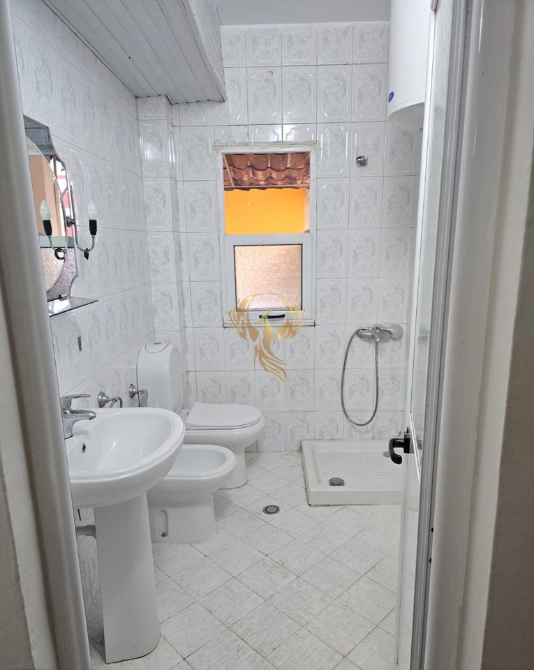 Jepet me qira apartament 1+1 ne Porcelan