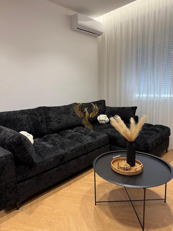 Jepet me qira Super Apartament Luksoz 1+1 Liqeni Artificial