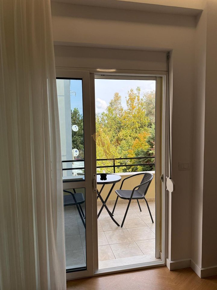 Jepet me qira Super Apartament Luksoz 1+1 Liqeni Artificial