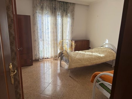 Affittasi ingresso 2+1, vicino a QSUT