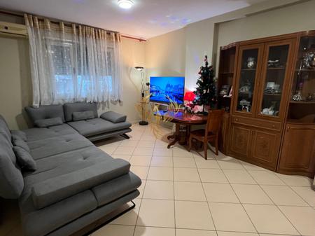 Affittasi appartamento 2+1+2+Box+Posto auto a Kodra Diellit