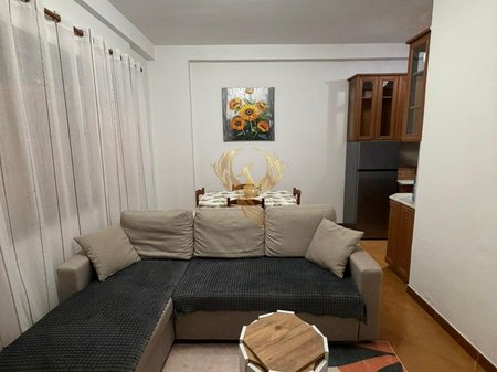 Jepet me qera Apartament 1+1+Bllk , Tek Komuna e Parisit
