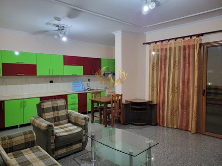 Jepet me qera Hyrje 2+1+2+2Bllk Te Rrethi Shkozes