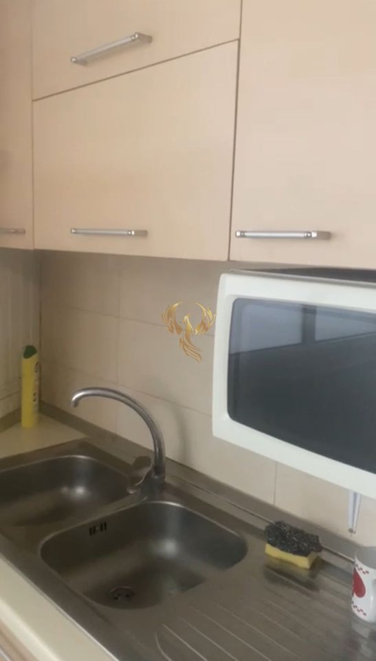 Jepet me qera Apartament 1+1 te Rruga Myslym Shyri