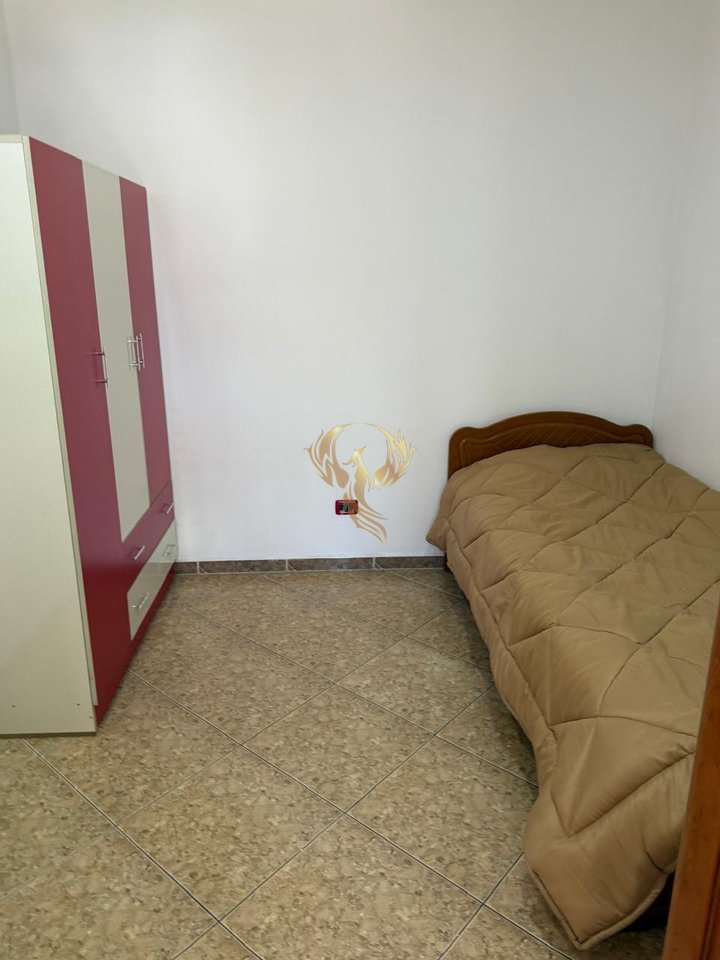 Affittasi ingresso 2+1, vicino a QSUT