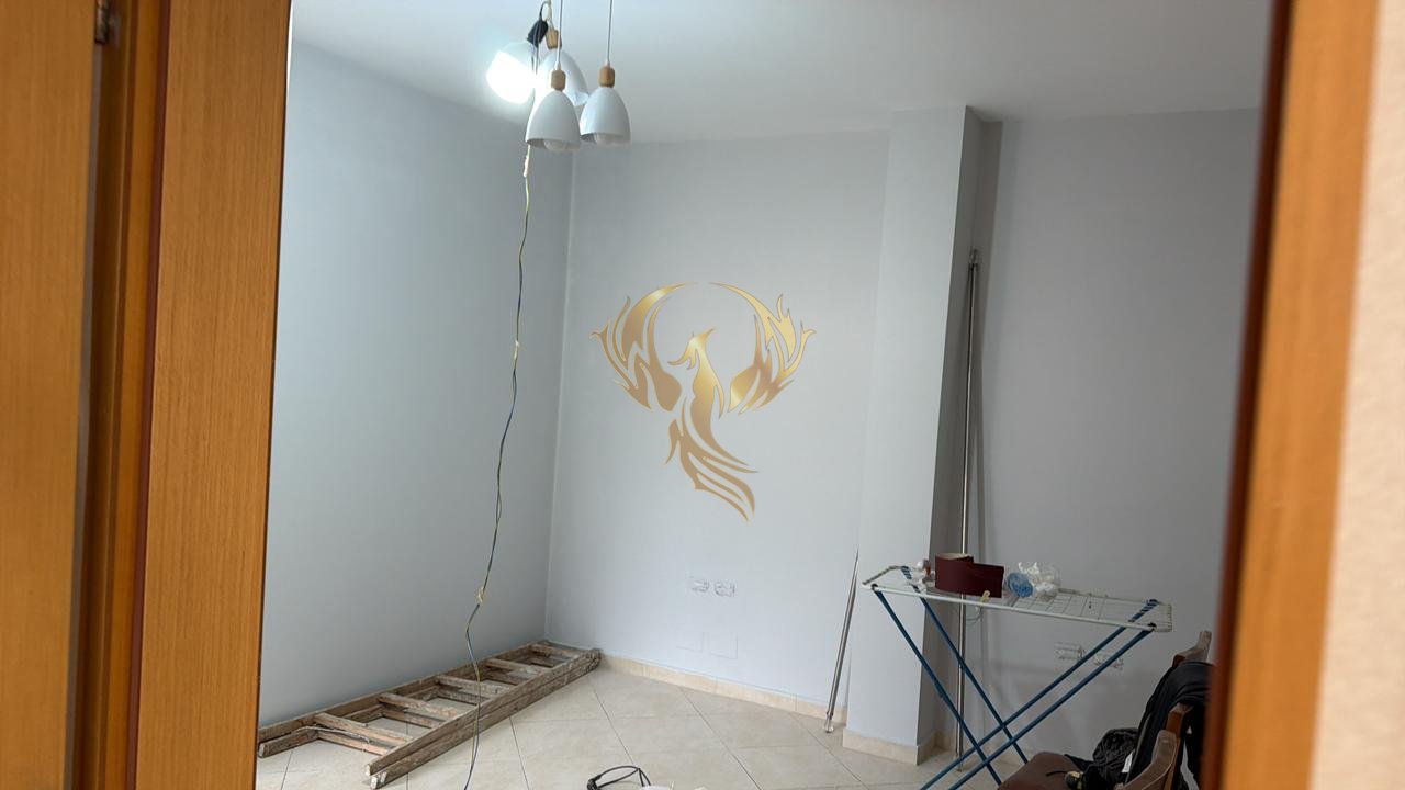 Jepet me qera Apartament 1+1+2 Bllk , Tek Kinostudio