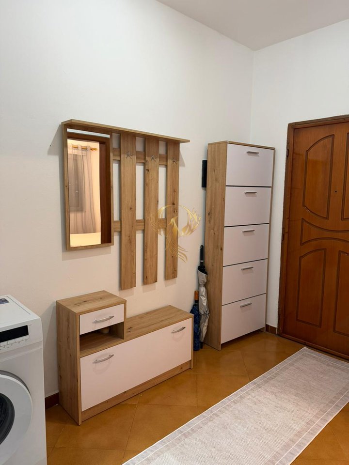 Jepet me qera Apartament 1+1+Bllk , Tek Komuna e Parisit
