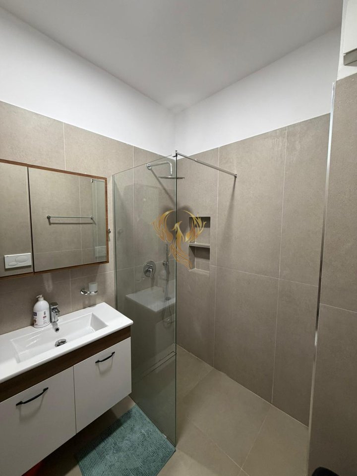 Jepet me qera Apartament 1+1+Bllk , Tek Komuna e Parisit