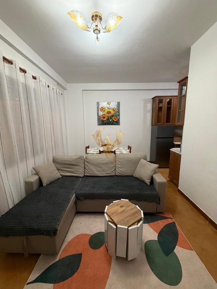 Jepet me qera Apartament 1+1+Bllk , Tek Komuna e Parisit