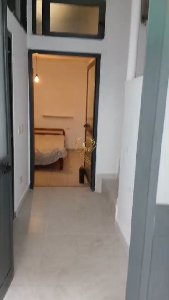 Jepet me qera Hyrje 1+1, tek Siri Kodra