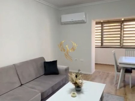 Jepet me qera Apartamenti 2+1, tek Stadiumi Dinamo