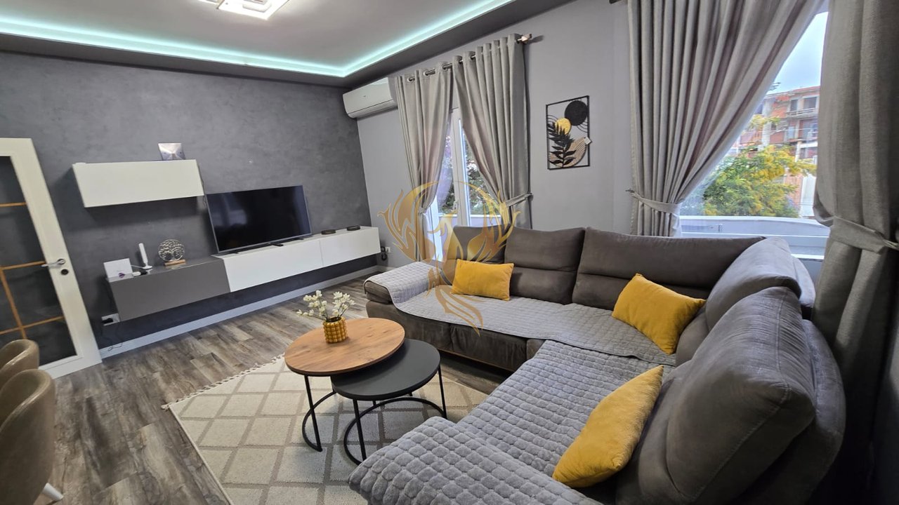 For rent: 2+1 Apartment with Wardrobe and Parking Space in Old Sauk.