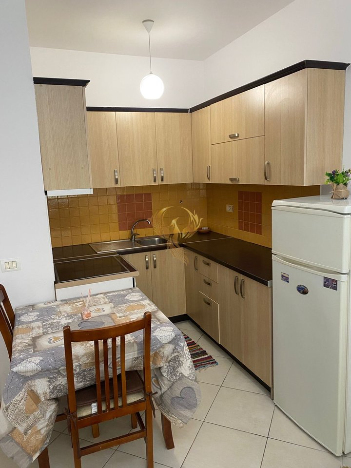Jepet me qera Apartament 1+1+Bllk, tek Liqeni i Thate