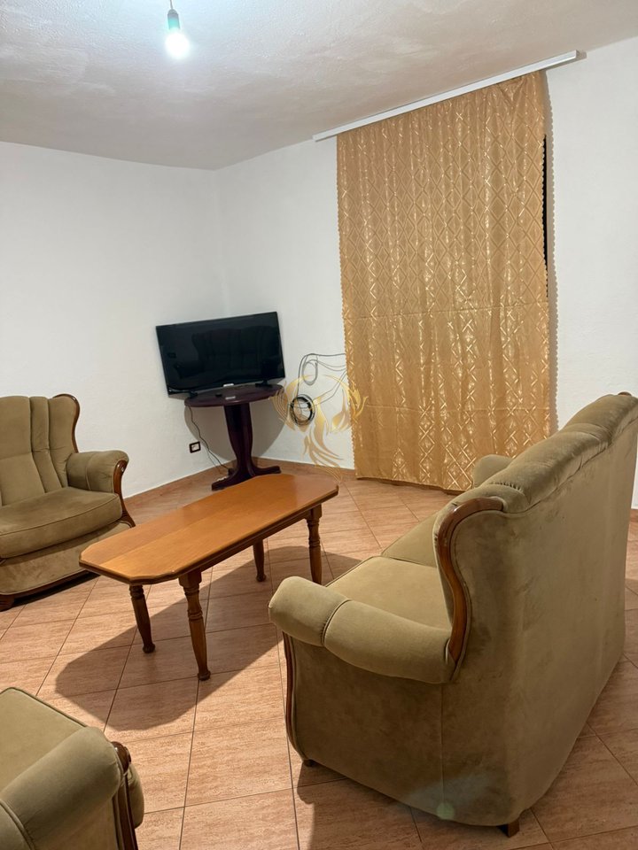 For rent: 1+1 entrance near Construction Engineering.