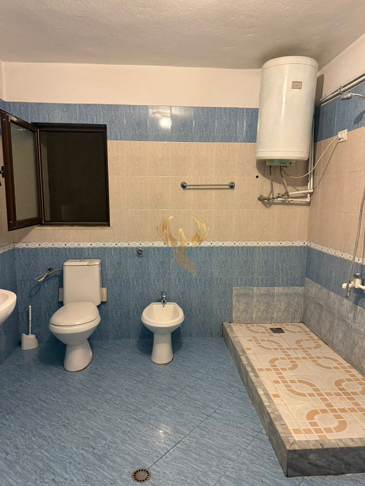 For rent: 1+1 entrance near Construction Engineering.