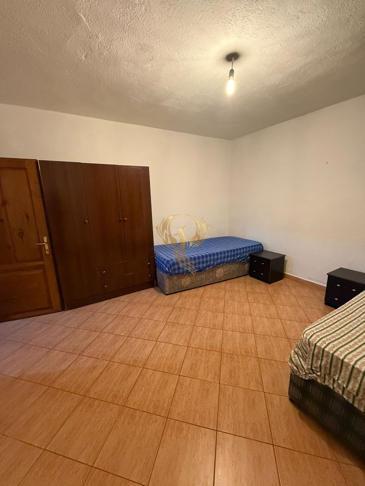 For rent: 1+1 entrance near Construction Engineering.