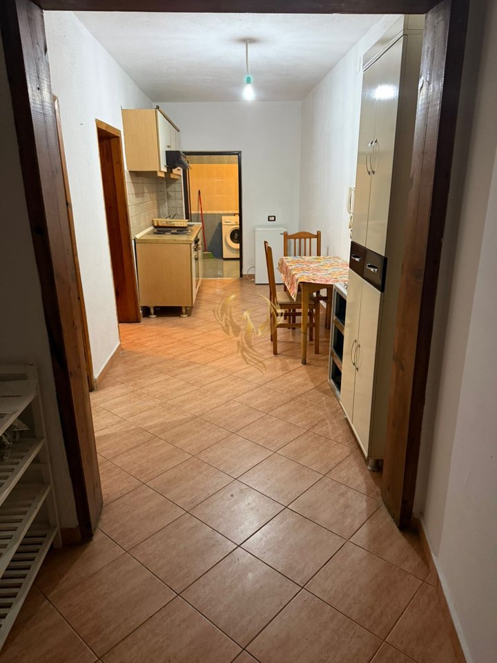 For rent: 1+1 entrance near Construction Engineering.