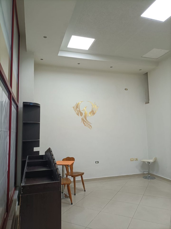 Jepet me qera Ambjent Biznesi te Gjimnazi Ismail Qemali