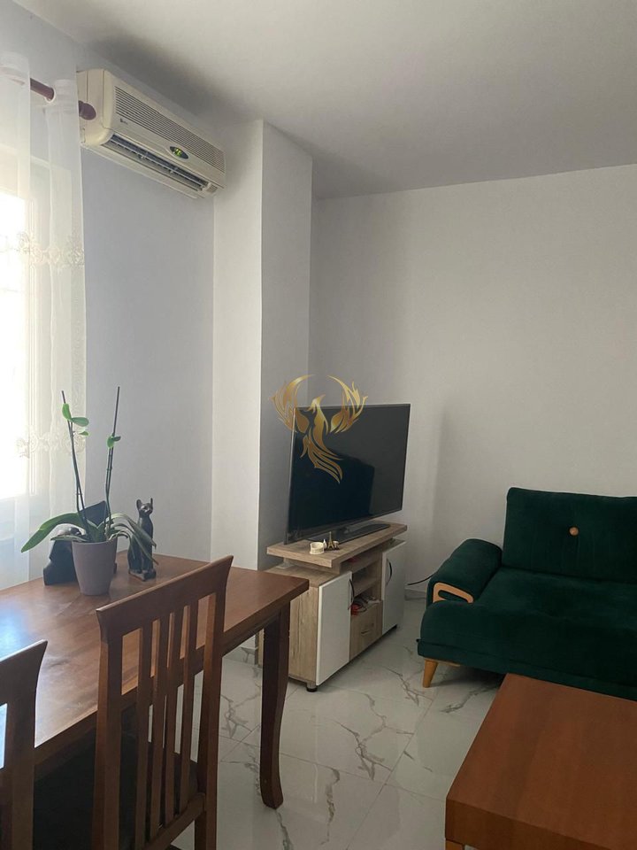 Affittasi appartamento 1+1, in via Dibra.