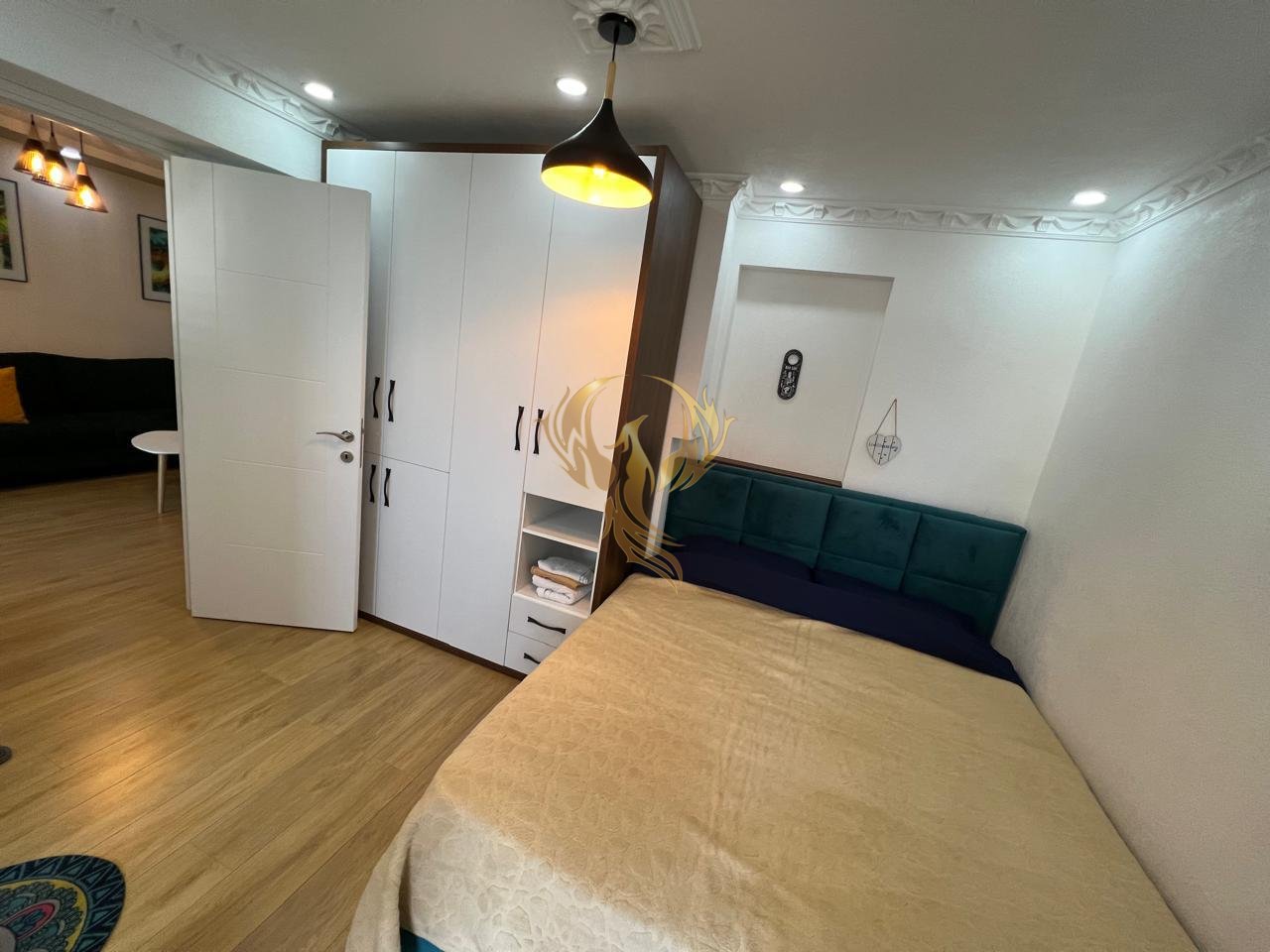 Jepet me qera apartament 1+1 tek 21 dhjetori