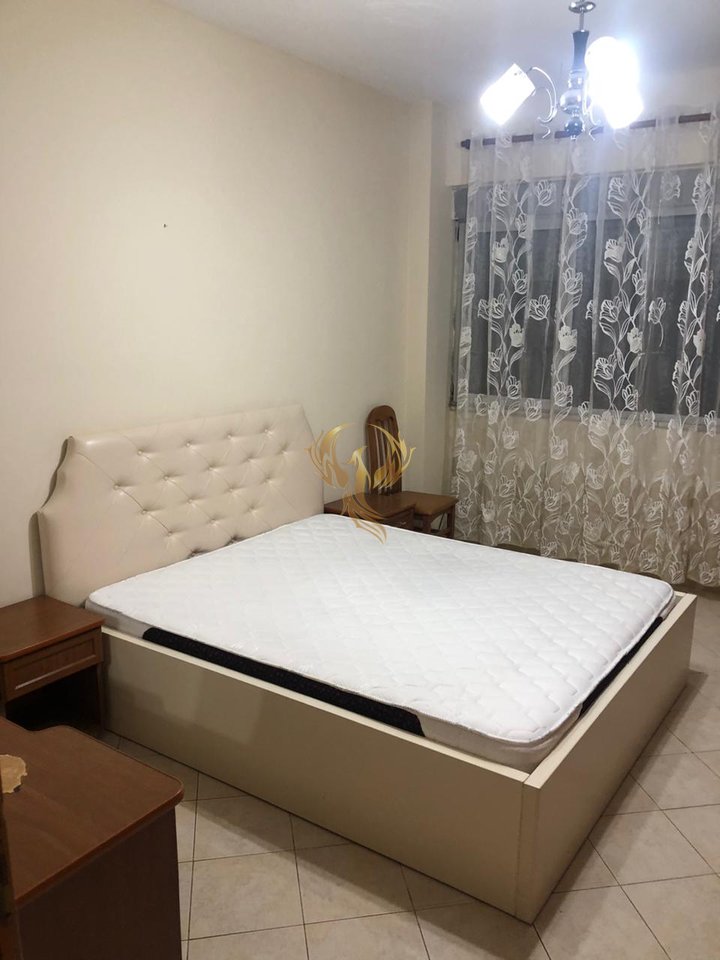 Jepet me qera Apartament 1+1 te Rruga e Dibres