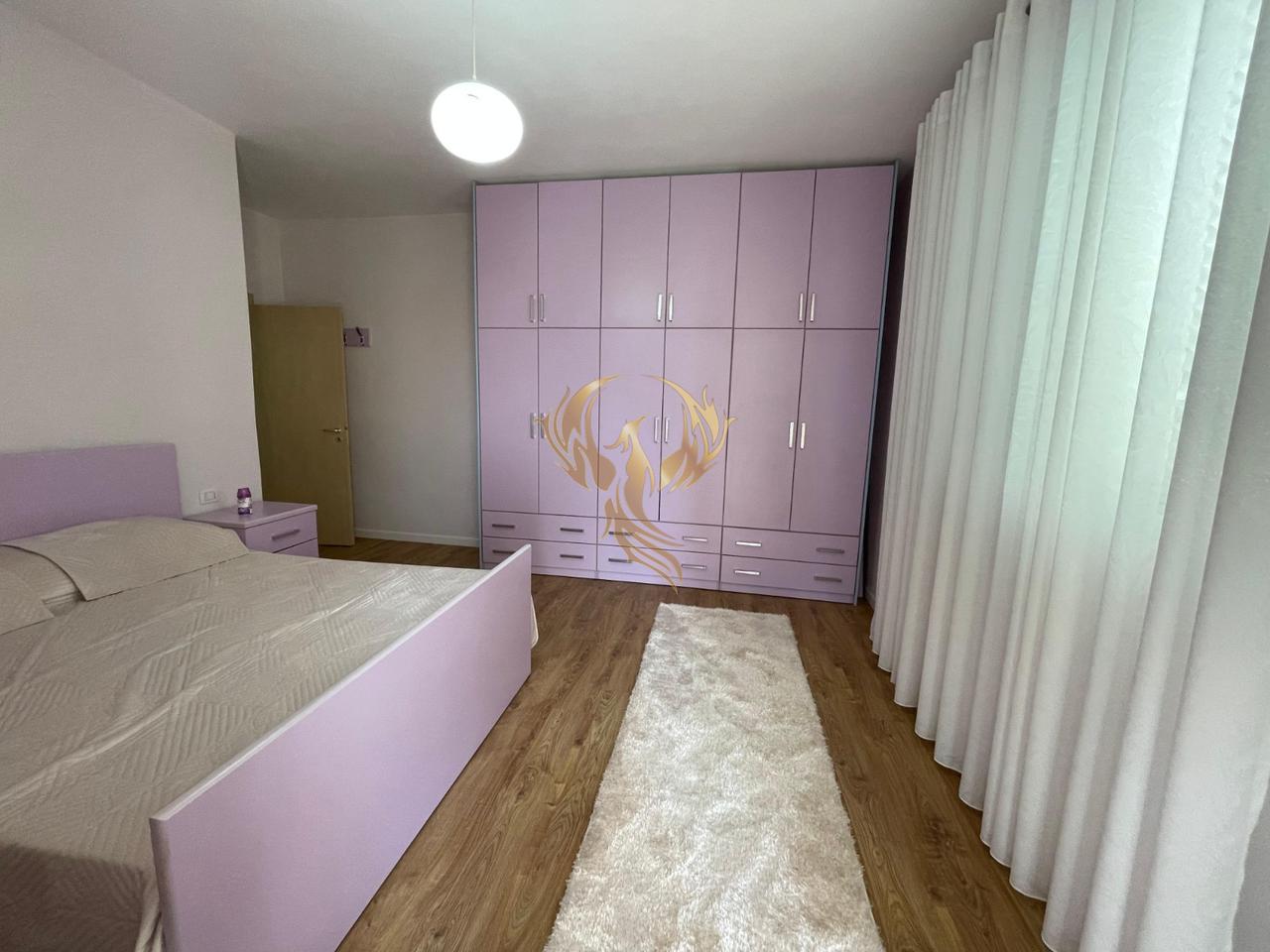 Jepet me qera Apartament 2+1+2+Post Parkimi ne Qytet Studenti