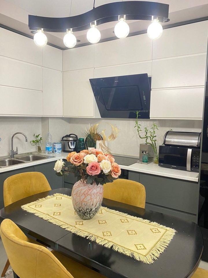 Jepet me qera Apartament 1+1, tek Stadiumi Dinamo