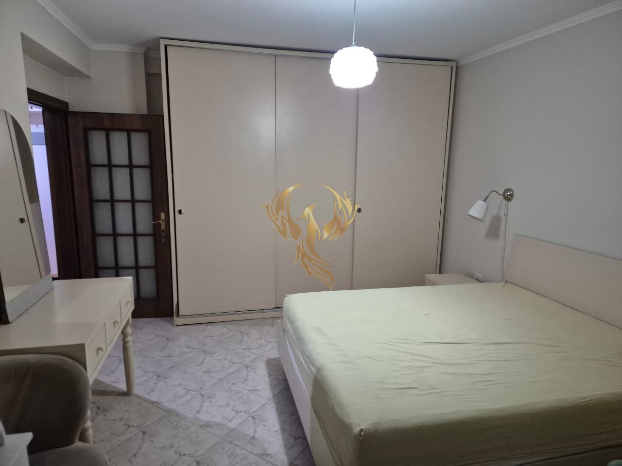 Jepet me qera Apartament 1+1 te Ish Parku i autobusave