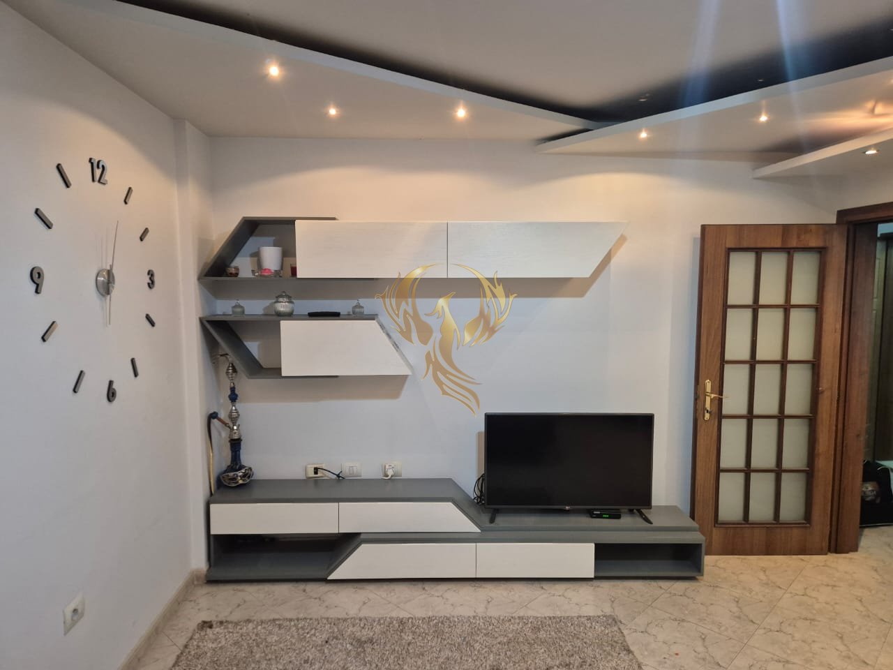 Jepet me qera Apartament 1+1 te Ish Parku i autobusave