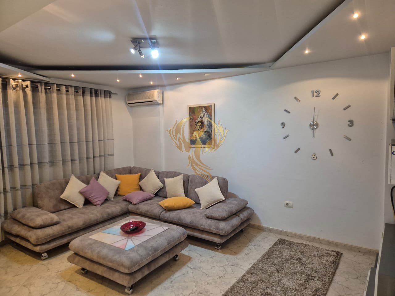 Jepet me qera Apartament 1+1 te Ish Parku i autobusave