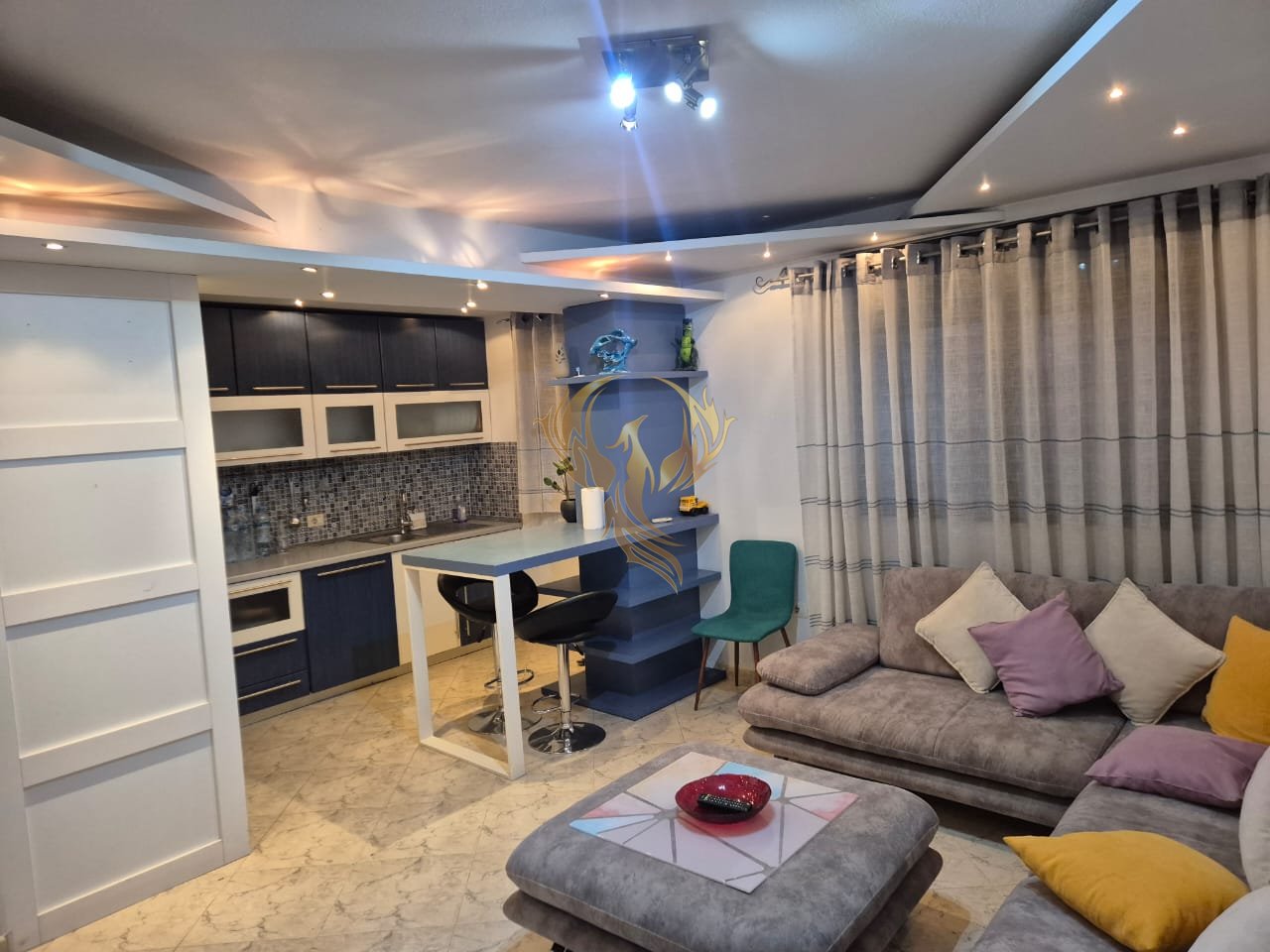 Jepet me qera Apartament 1+1 te Ish Parku i autobusave