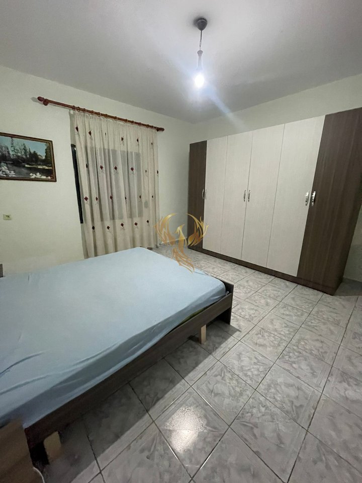 Jepet me qera hyrje 2+1 ne Laprake
prane spitalit ushtarak