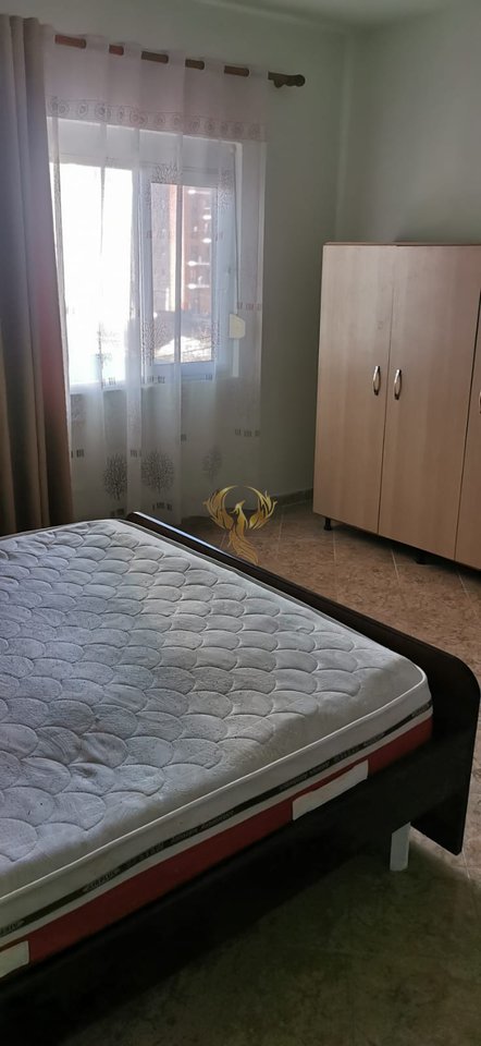 Jepet me qera Hyrje 1+1, tek Stacioni i Trenit