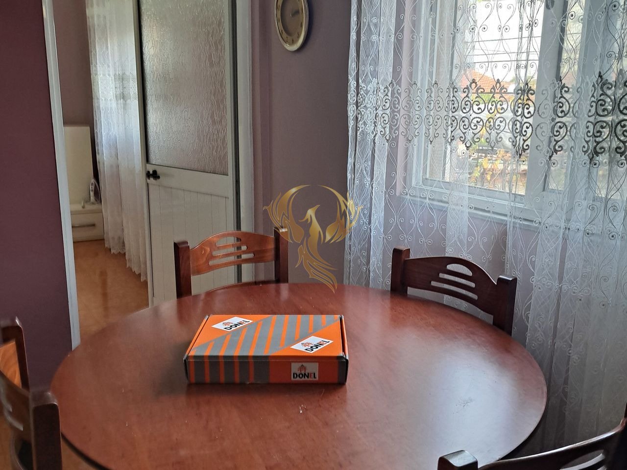 Jepet me qira hyrje 1+1 tek Pazari i ri