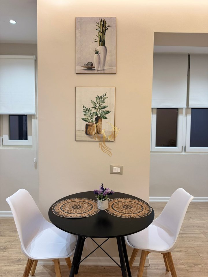 Jepet me qera Apartament 1+1 tek Rruga e Barrikadave