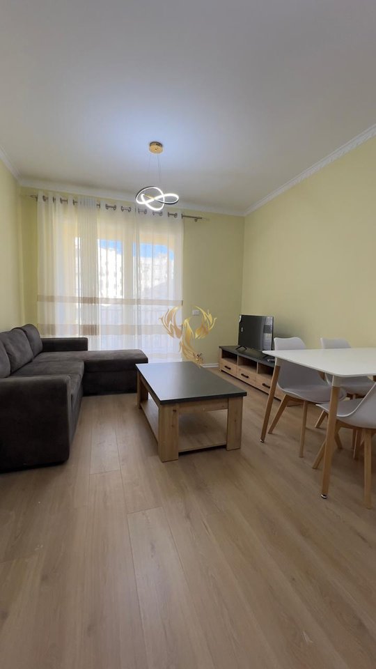 Jepet me qera Apartamenti 2+1, ne Yzberisht