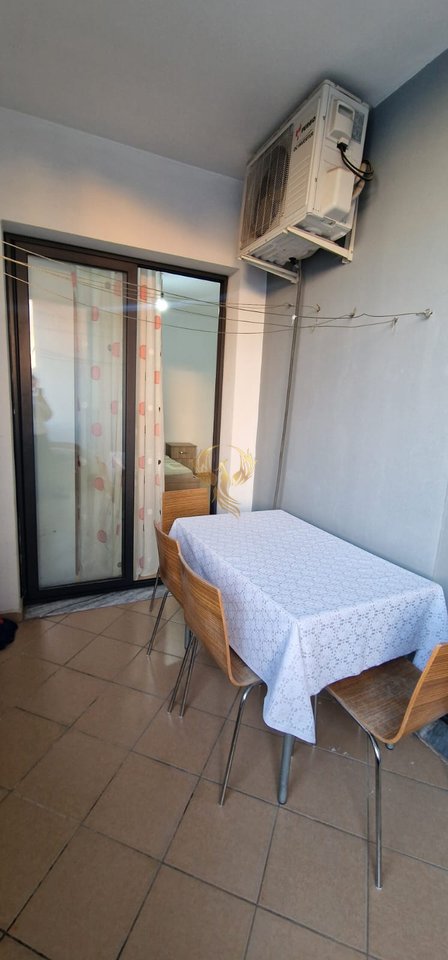 Jepet me qira Apartament 1+1 , ne Astir