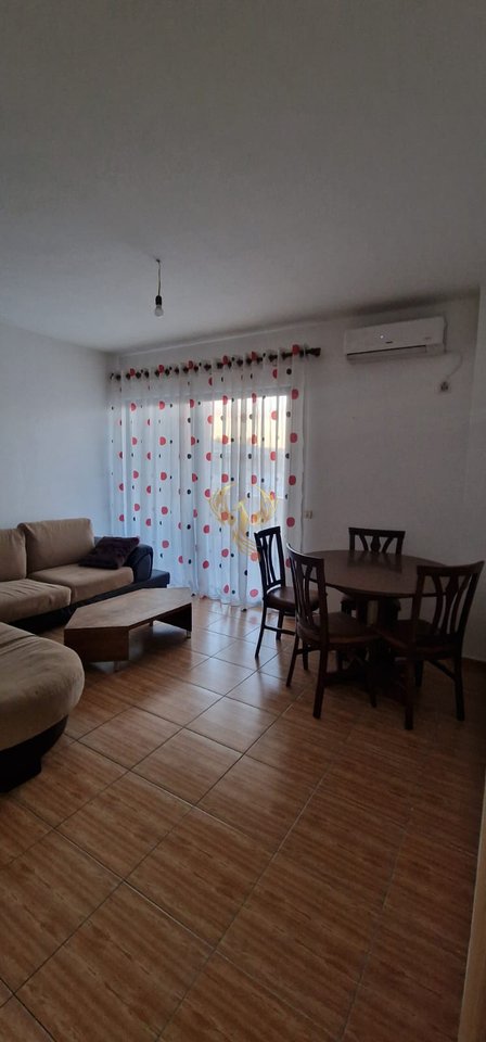 Jepet me qira Apartament 1+1 , ne Astir