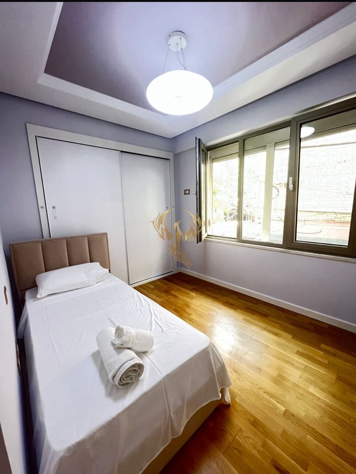 Jepet me qira Apartament 2+1 , ne Qender