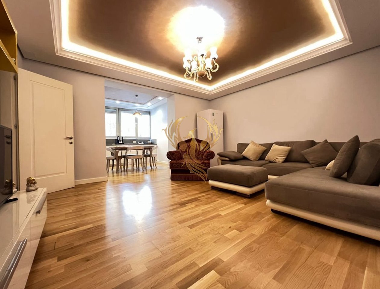 Jepet me qira Apartament 2+1 , ne Qender