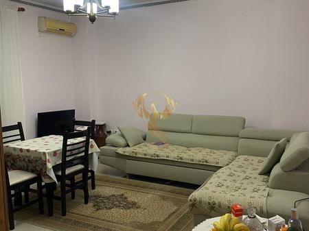 Jepet me qira apartment 2+1 te Komuna Parisit