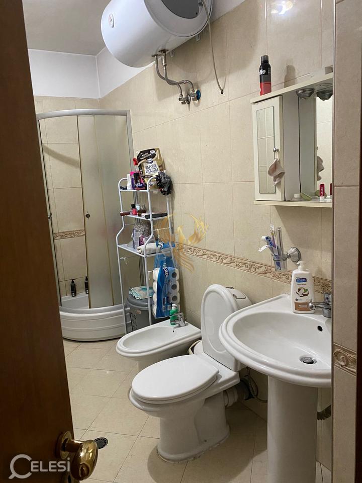 Appartamento 2+1 in affitto a Komuna Parisit