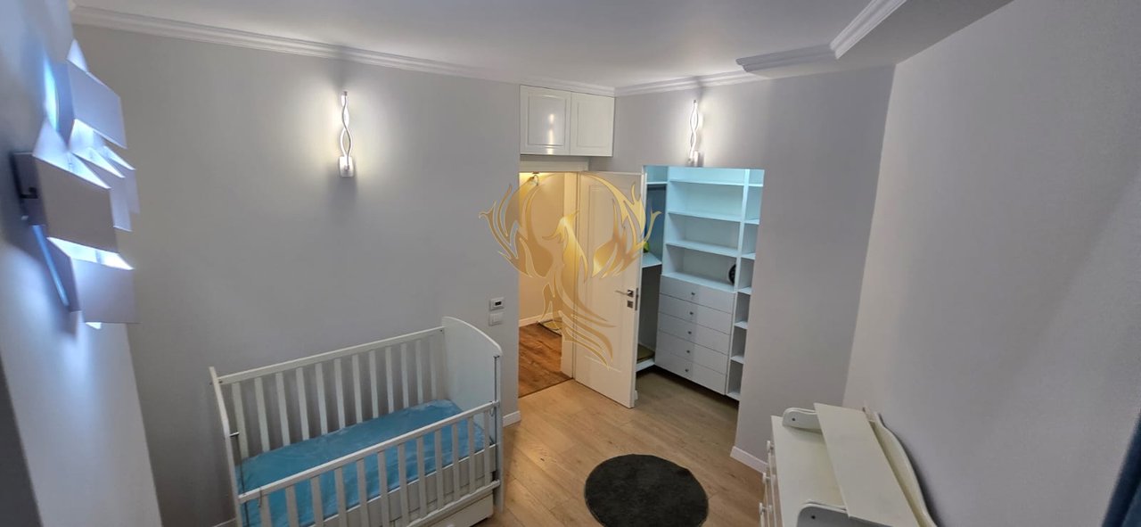 Si affitta super appartamento 3+2+2 balconi a Kodra Diellit