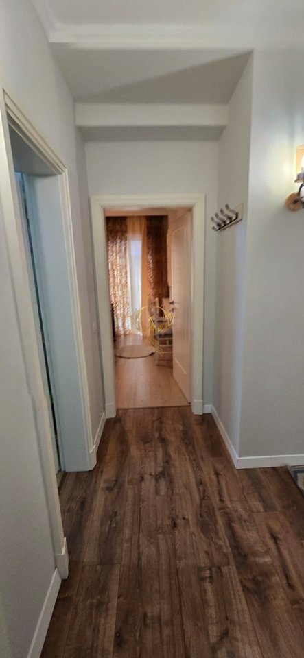 Si affitta super appartamento 3+2+2 balconi a Kodra Diellit