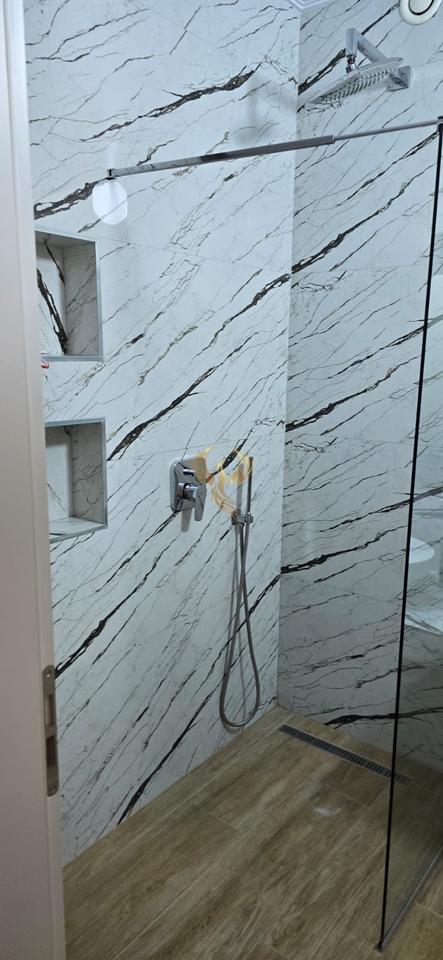 Si affitta super appartamento 3+2+2 balconi a Kodra Diellit