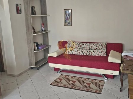 Jepet me qera Apartament 1+1 Te Shkolla e Baletit