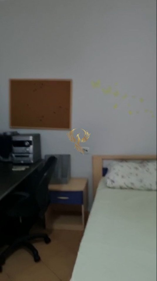 For rent: 2+1+2 balcony apartment in Komuna e Parisit.