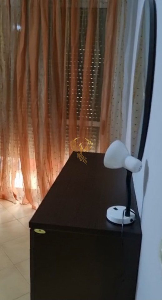 For rent: 2+1+2 balcony apartment in Komuna e Parisit.