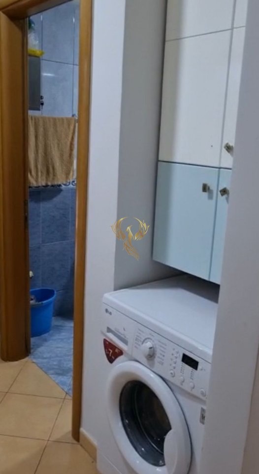 For rent: 2+1+2 balcony apartment in Komuna e Parisit.