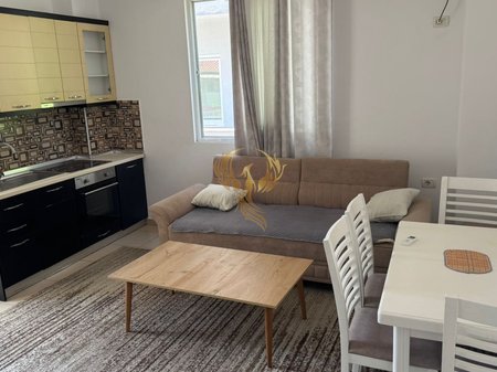 Jepet me qera apartament 1+1 në 5 Maj